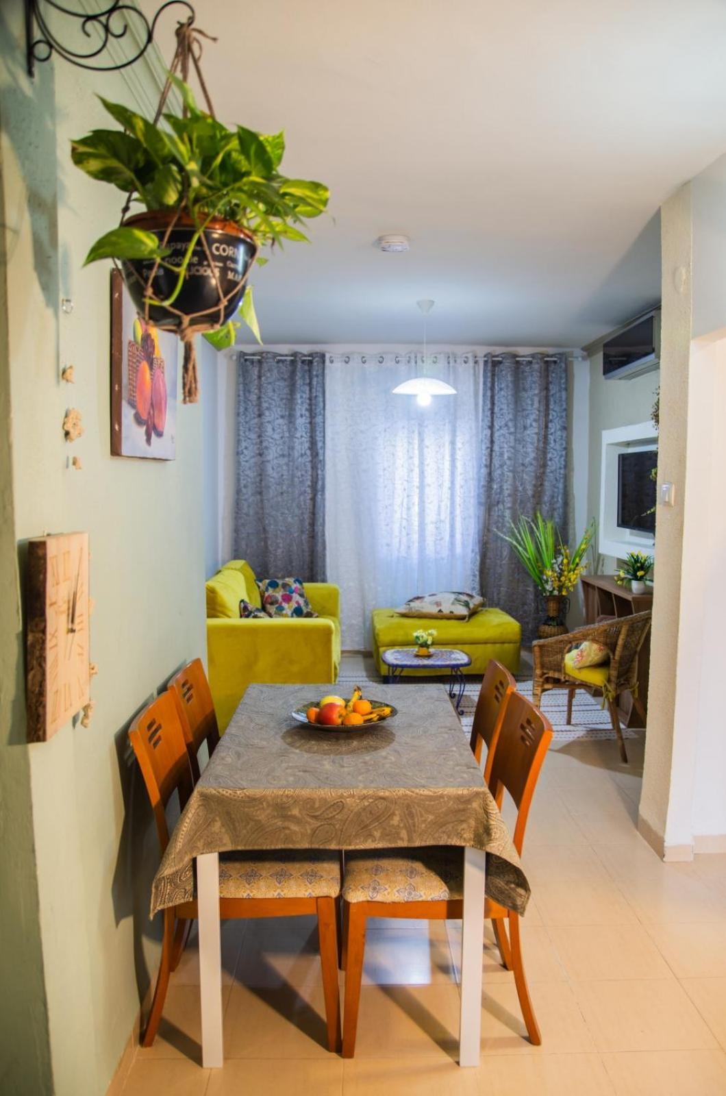אצלנו - בגליל העליון Apartment Kiryat Shmona Bagian luar foto